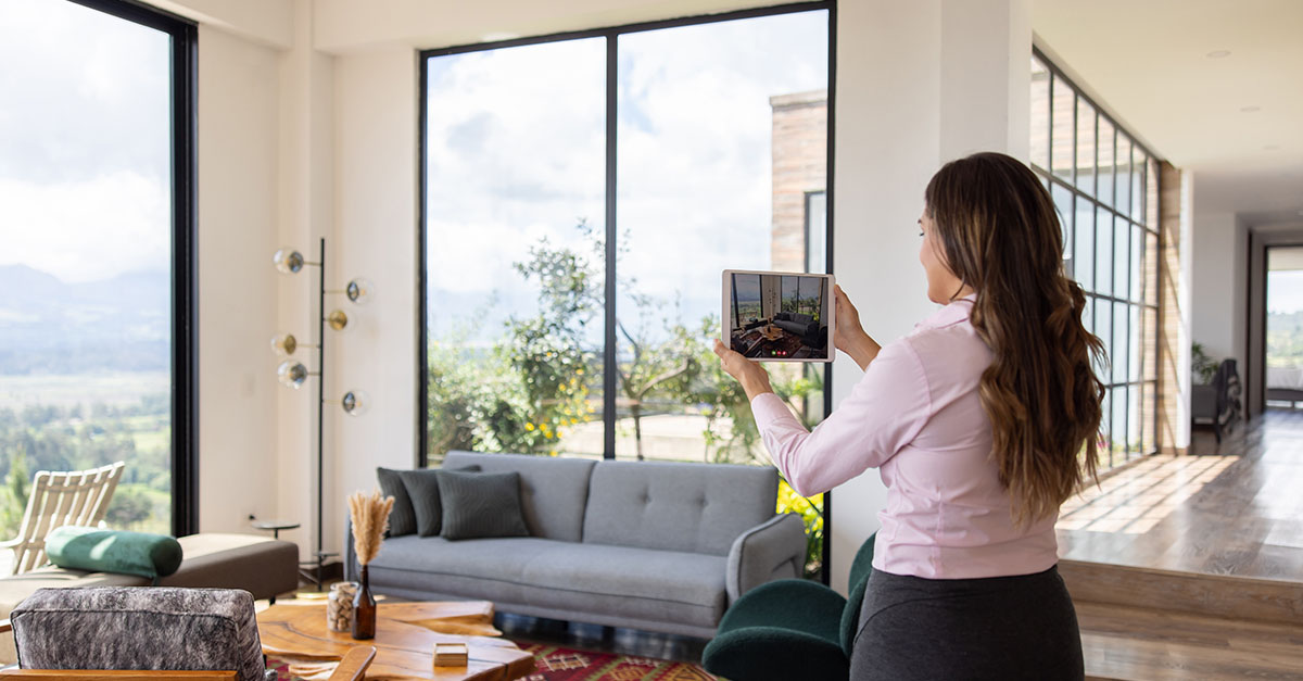 An agent showing doing a virtual showing of a home